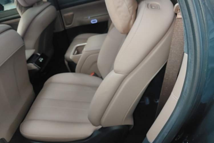 Used Nio ES8 2024 100kWh Signature Edition Left Rear Seat