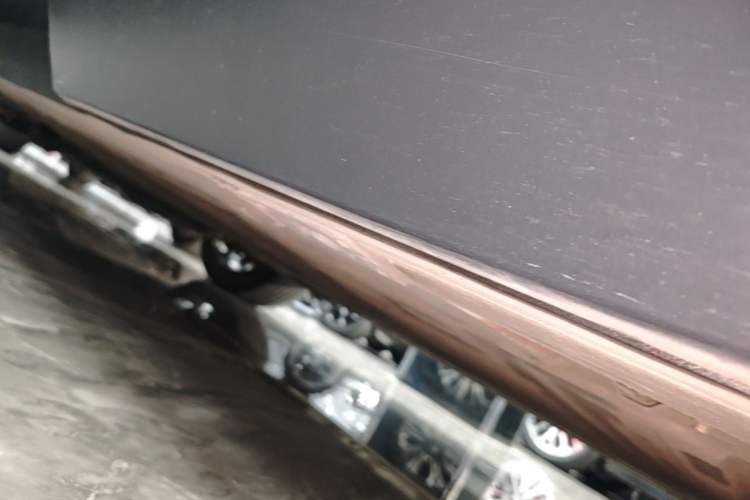 Used Nio ES8 2024 100kWh Left Side Sill