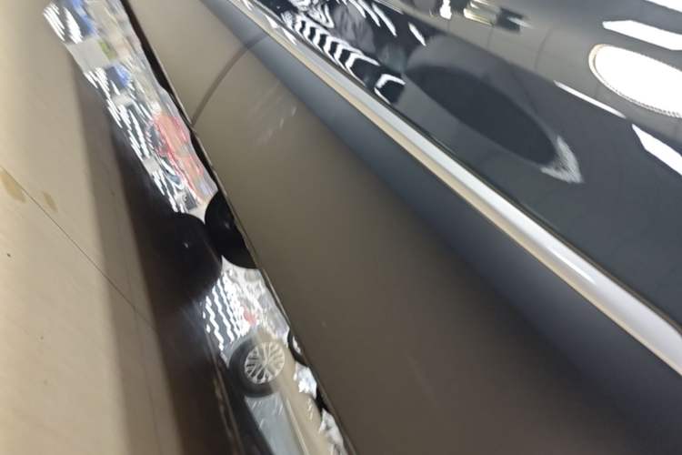 Used Nio ES8 2024 75 kWh Left Side Sill