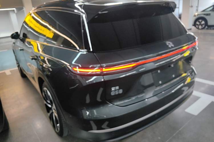 Used Nio ES8 2024 100kWh Signature Edition Rear Left 45 Deg