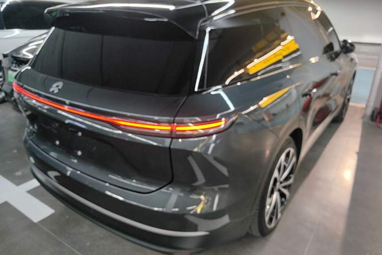 Used Nio ES8 2024 100kWh Signature Edition Rear Right 45 Deg