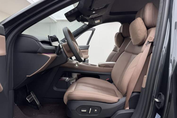 Used Nio ES8 2024 100kWh Signature Edition Right Front Seat