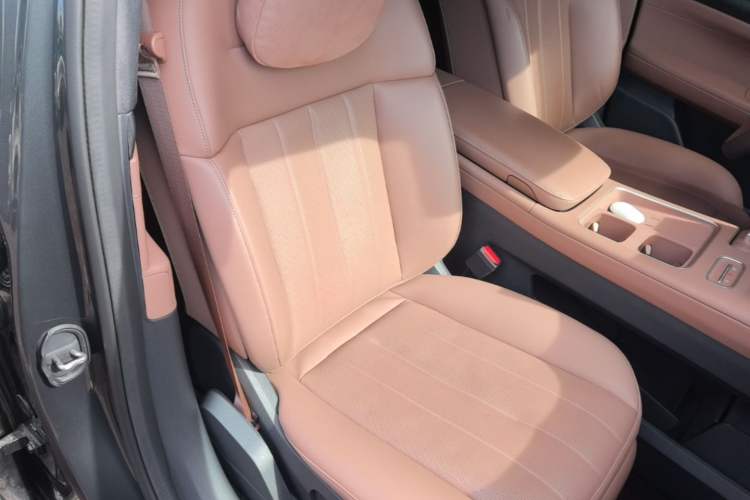 Used Nio ES8 2024 100kWh Signature Edition Right Front Seat