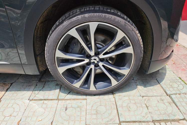 Used Nio ES8 2024 100kWh Signature Edition Right Front Wheel Hub