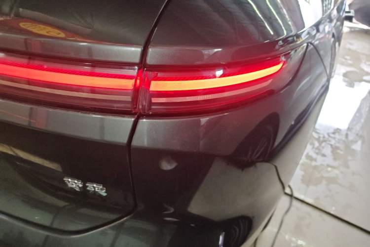 Used Nio ES8 2024 75 kWh Right Rear Taillight