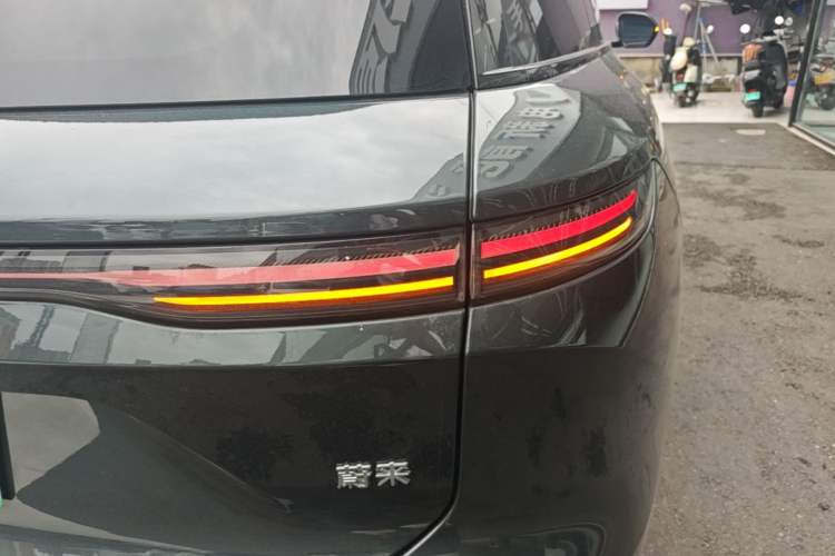 Used Nio ES8 2024 75 kWh Right Rear Taillight