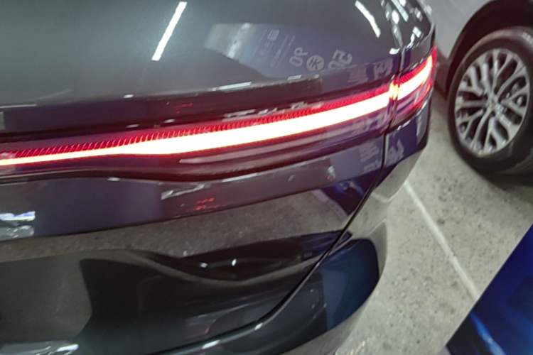 Used Nio ES8 2024 100kWh Signature Edition Right Rear Taillight