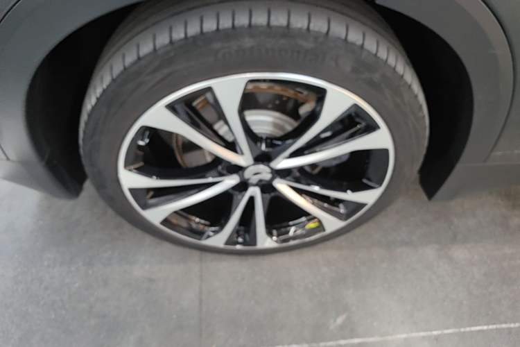 Used Nio ES8 2024 100kWh Signature Edition Right Rear Wheel Hub