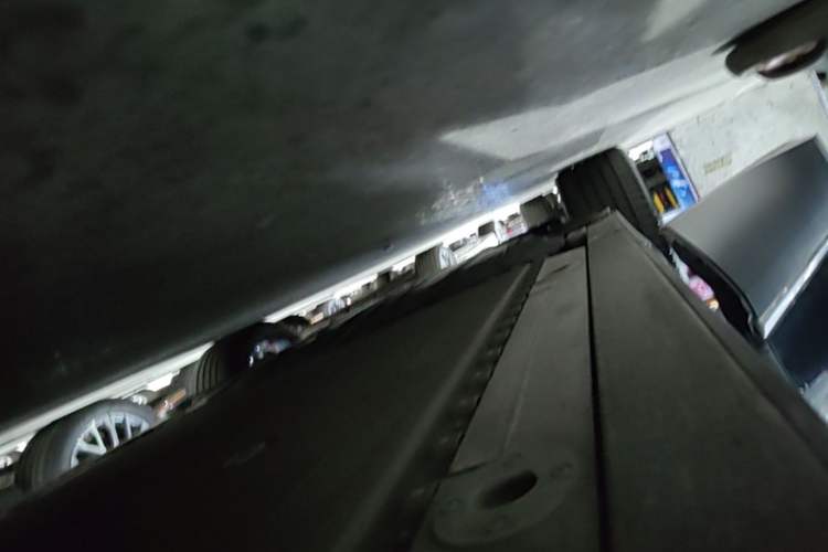 Used Nio ES8 2024 100kWh Signature Edition Right Side Sill