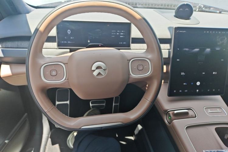 Used Nio ES8 2024 75 kWh Steering Wheel
