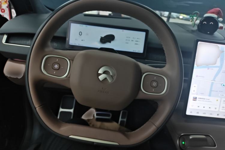 Used Nio ES8 2024 75 kWh Steering Wheel