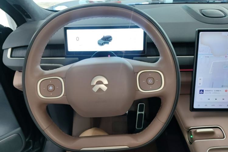 Used Nio ES8 2024 75 kWh Steering Wheel