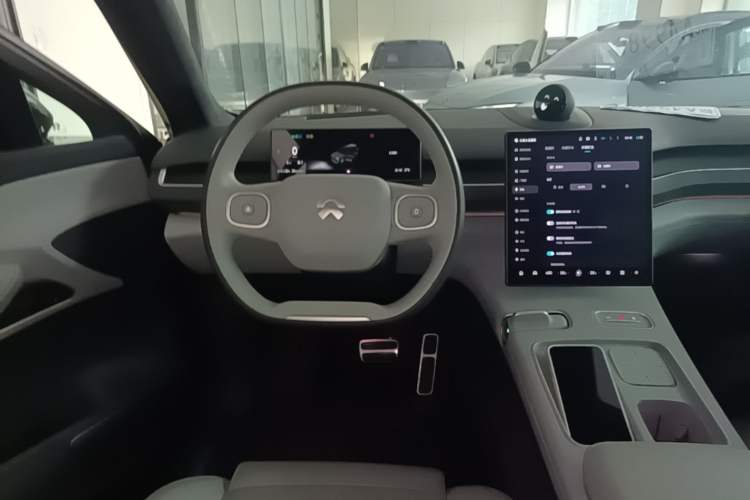 Used Nio ES8 2024 75 kWh Steering Wheel