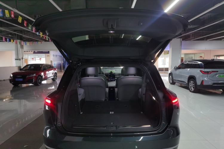 Used Nio ES8 2024 75 kWh Trunk