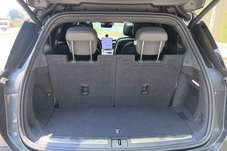 Used Nio ES8 2024 75 kWh Trunk