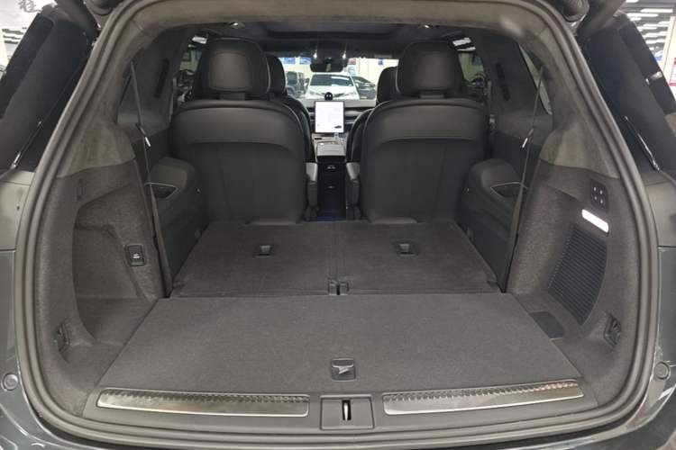 Used Nio ES8 2024 75 kWh Trunk