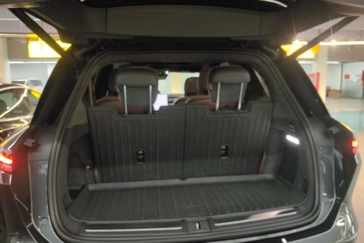 Used Nio ES8 2024 100kWh Signature Edition Trunk