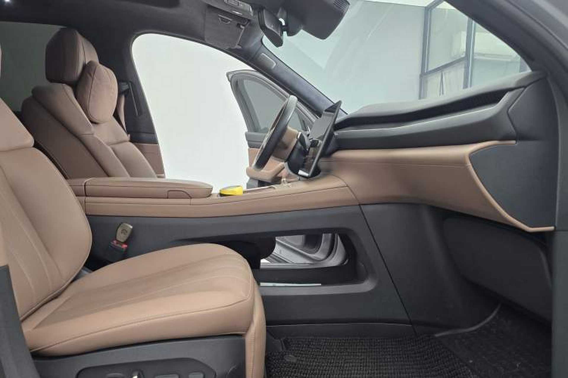 Used Nio ES8 2024 75 kWh Interior 4