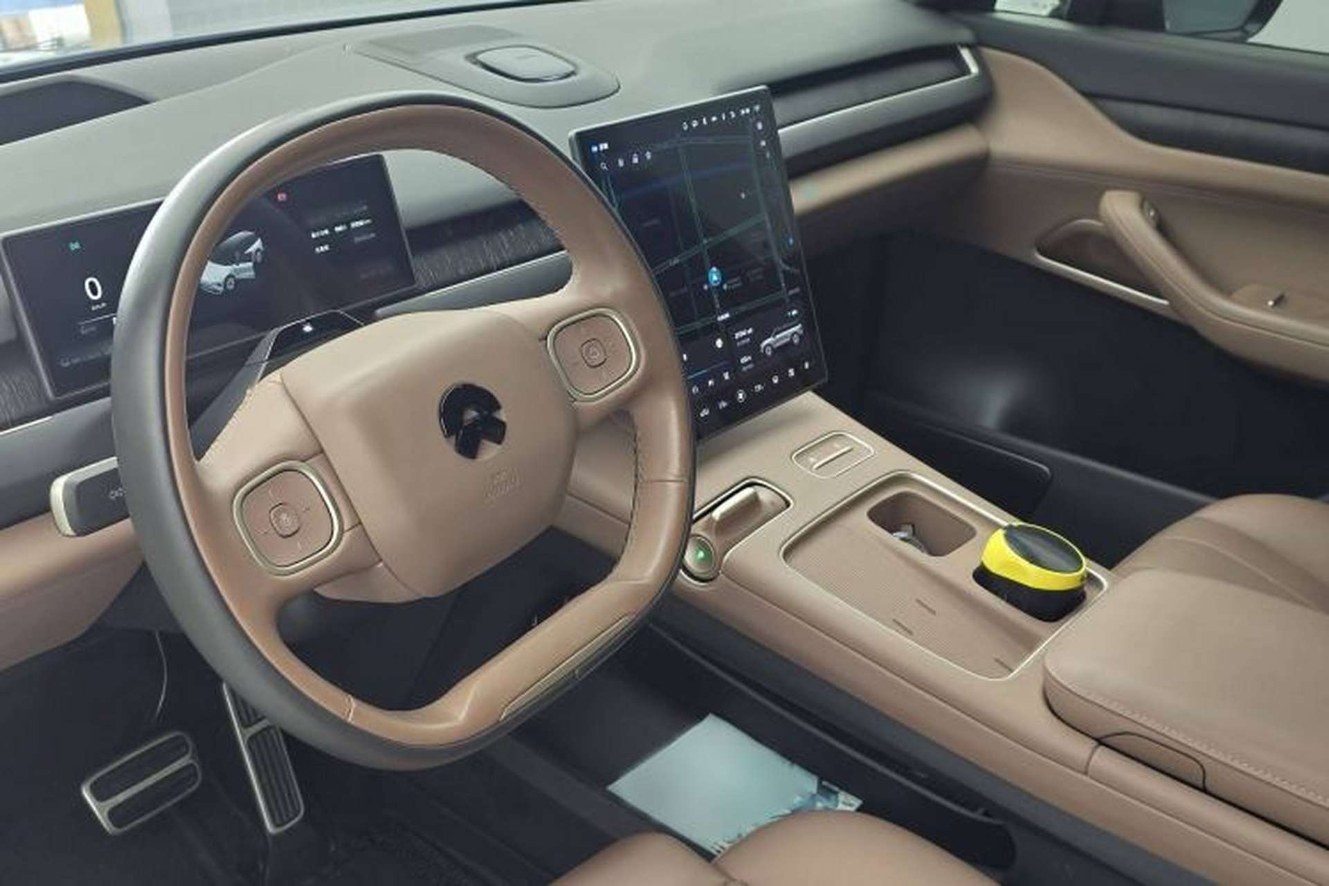 Used Nio ES8 2024 75 kWh Interior 5