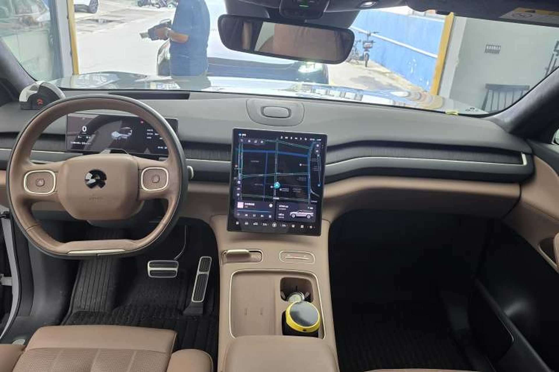 Used Nio ES8 2024 75 kWh Interior 7