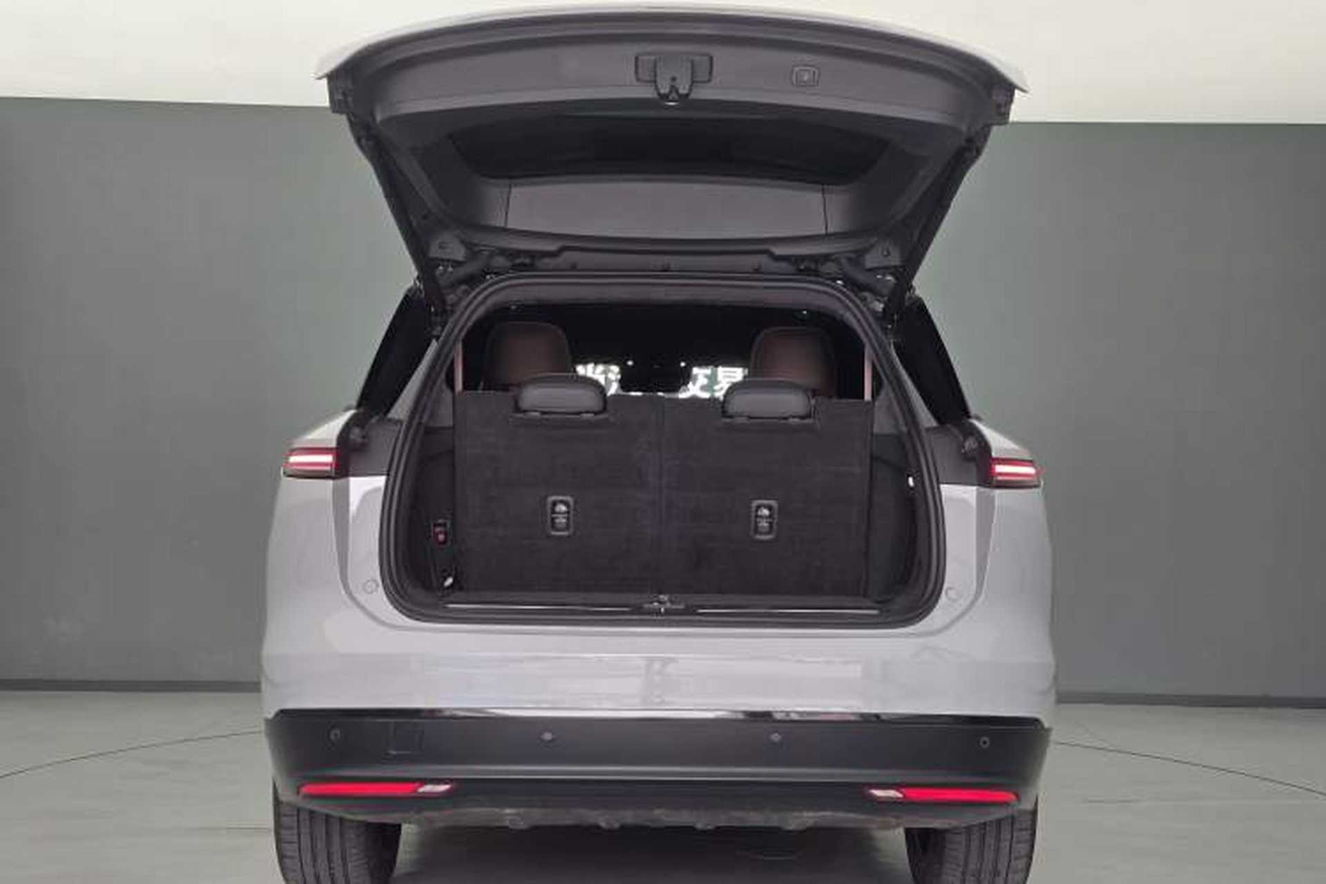 Used Nio ES8 2024 75 kWh Trunk