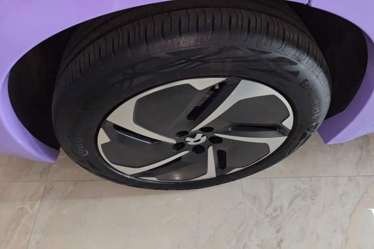 Used Nio ES8 2024 75 kWh Right Rear Wheel Hub