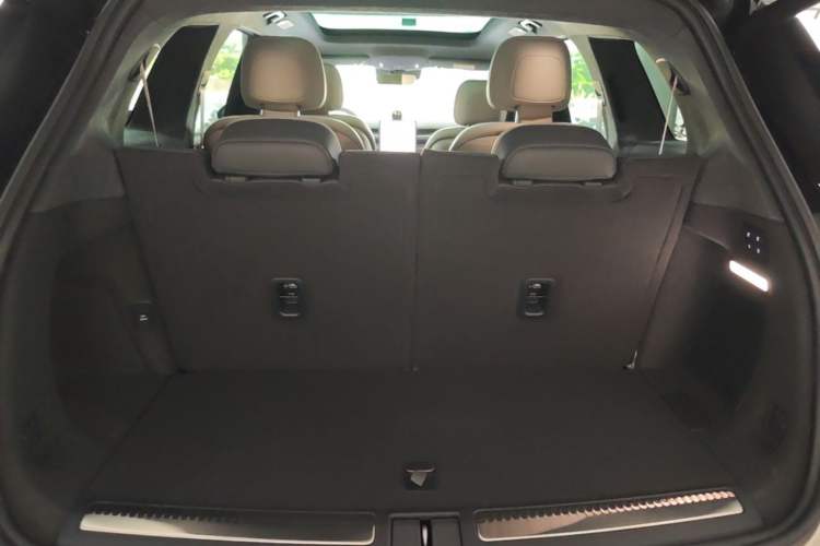 Used Nio ES8 2024 75 kWh Trunk