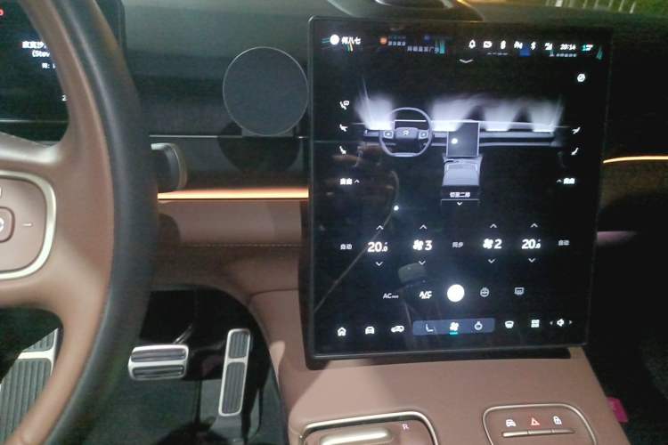 Used Nio ES8 2024 75 kWh Audio And AC Panel