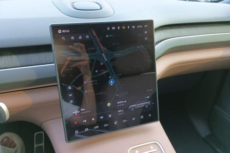 Used Nio ES8 2024 75 kWh Audio And AC Panel