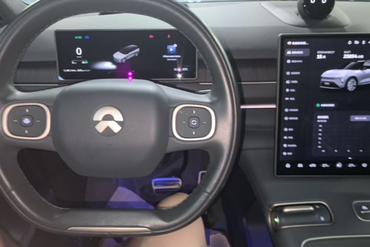 Used Nio ES8 2024 100kWh Signature Edition Center Console