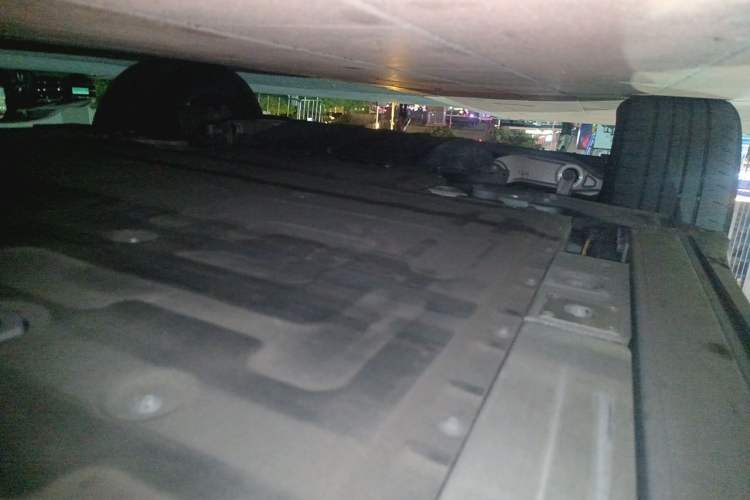 Used Nio ES8 2024 75 kWh Chassis Front Left
