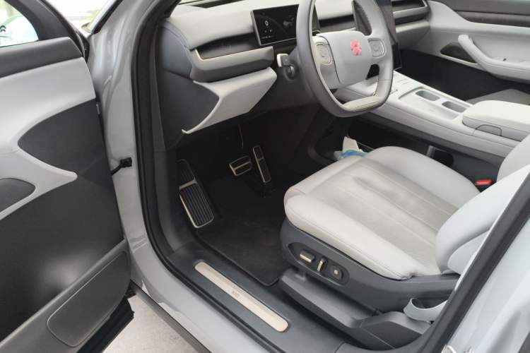 Used Nio ES8 2024 75 kWh Driver Seat