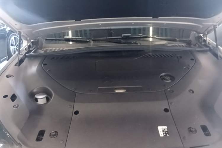 Used Nio ES8 2024 75 kWh Engine Bay