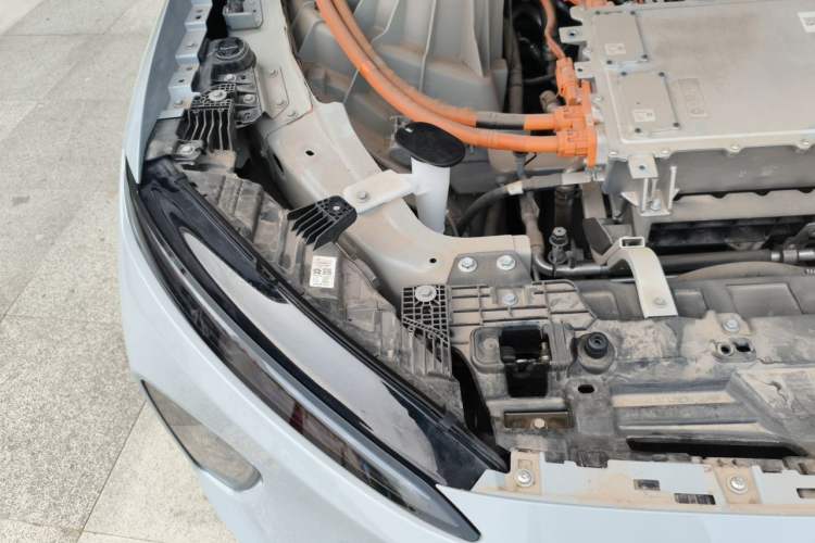 Used Nio ES8 2024 75 kWh Engine Bay Right
