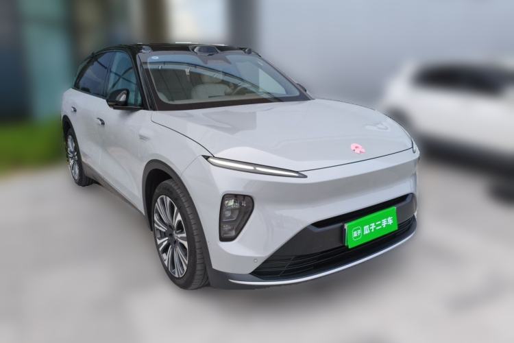 Used Nio ES8 2024 75 kWh Front Right 45 Deg