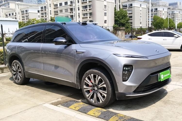 Used Nio ES8 2024 75 kWh Front Right 45 Deg