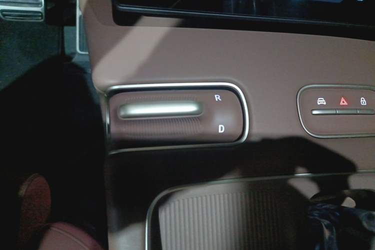 Used Nio ES8 2024 75 kWh Gear Lever