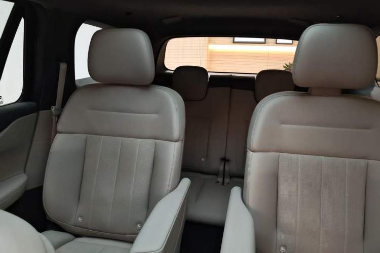 Used Nio ES8 2024 75 kWh Interior 1