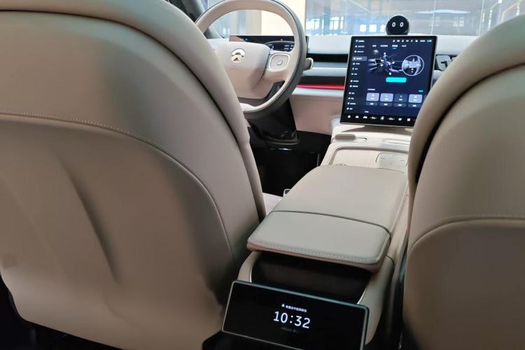Used Nio ES8 2024 75 kWh Interior 3
