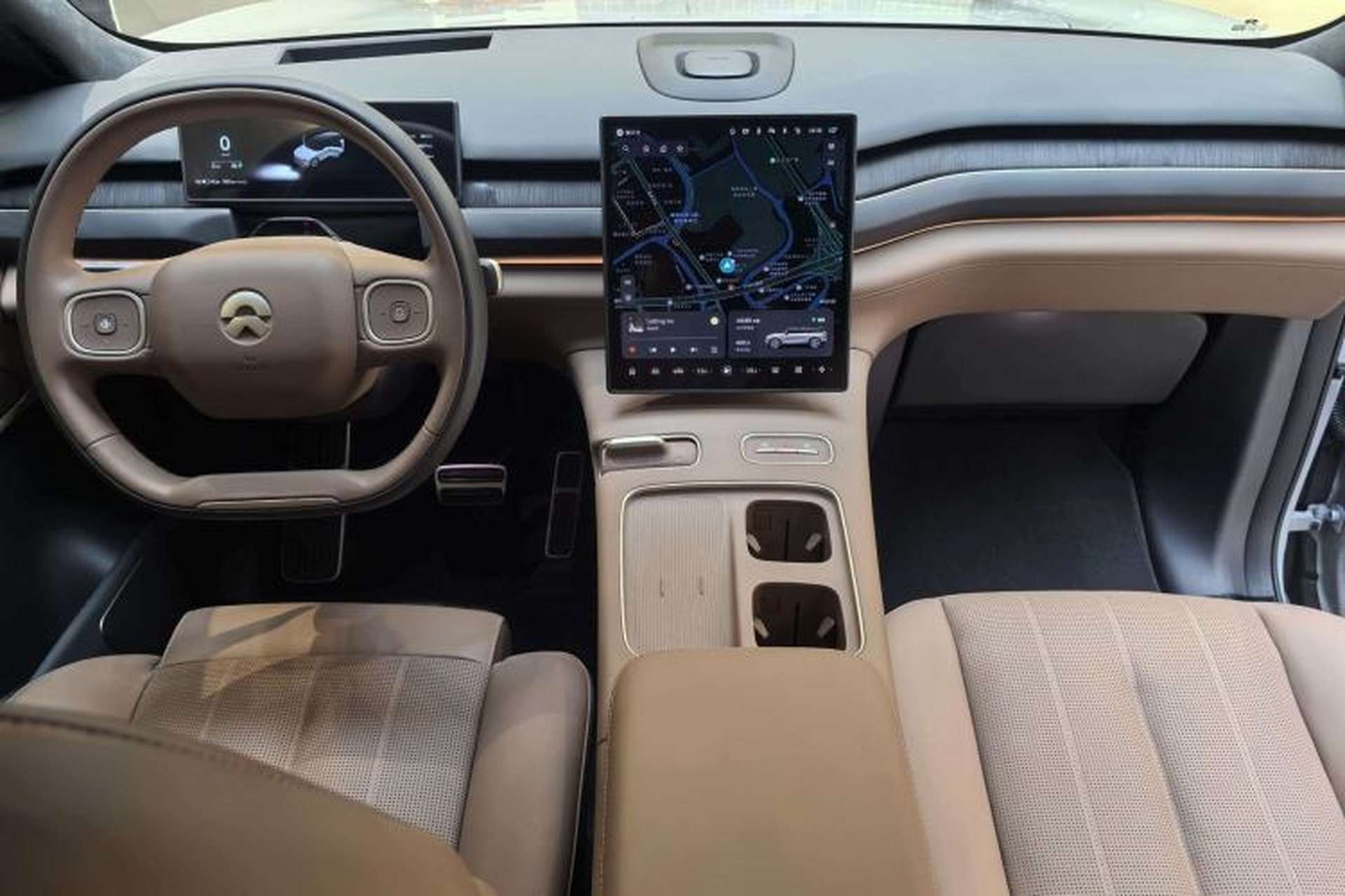 Used Nio ES8 2024 75 kWh Interior 3