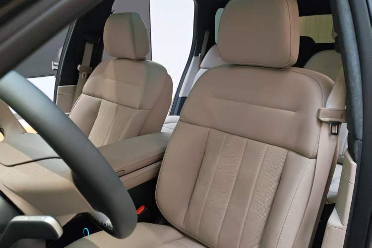 Used Nio ES8 2024 75 kWh Interior 8