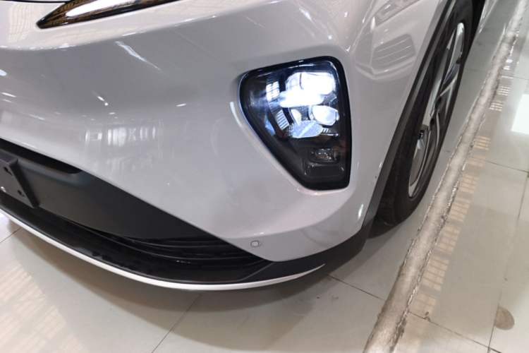 Used Nio ES8 2024 75 kWh Left Front Headlight