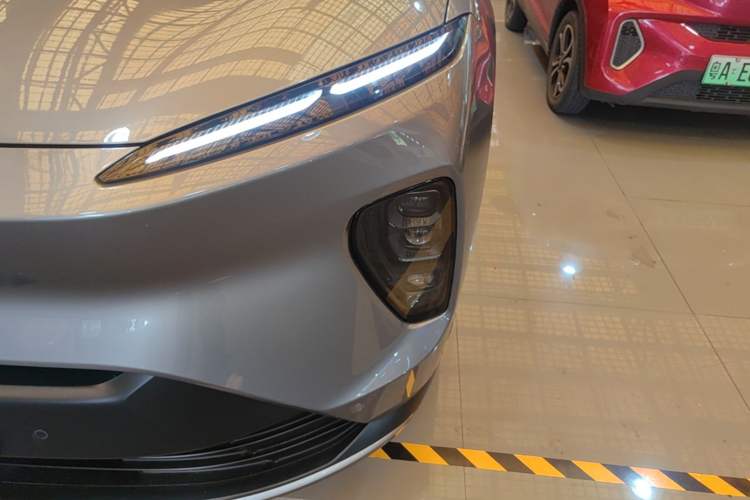 Used Nio ES8 2024 100kWh Signature Edition Left Front Headlight