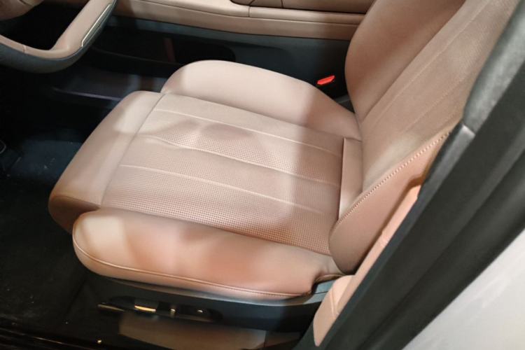 Used Nio ES8 2024 75 kWh Left Front Seat