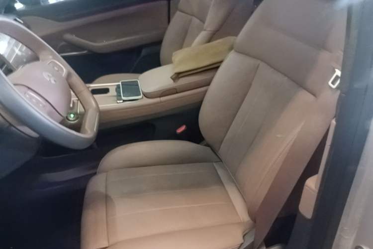 Used Nio ES8 2024 75 kWh Left Front Seat