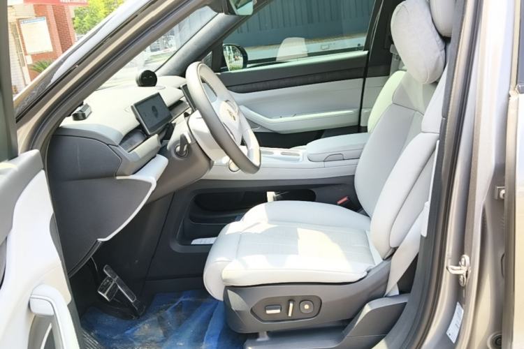Used Nio ES8 2024 75 kWh Left Front Seat