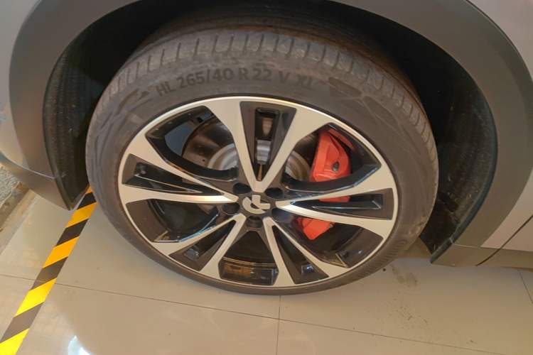 Used Nio ES8 2024 100kWh Signature Edition Left Front Wheel Hub