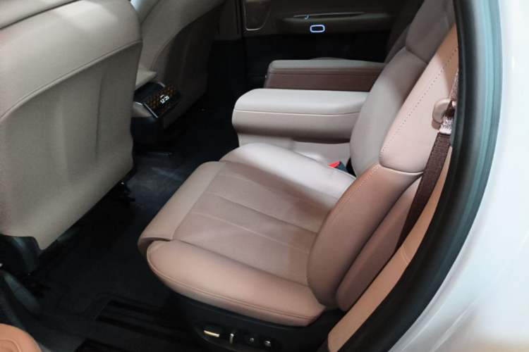 Used Nio ES8 2024 75 kWh Left Rear Seat