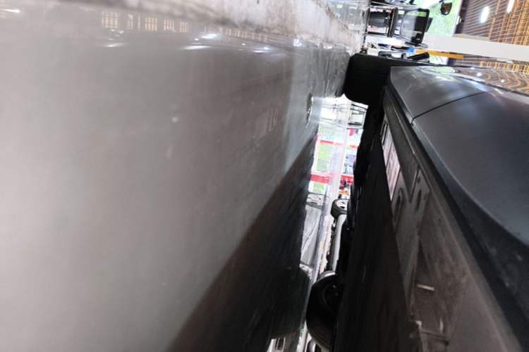 Used Nio ES8 2024 75 kWh Left Side Sill