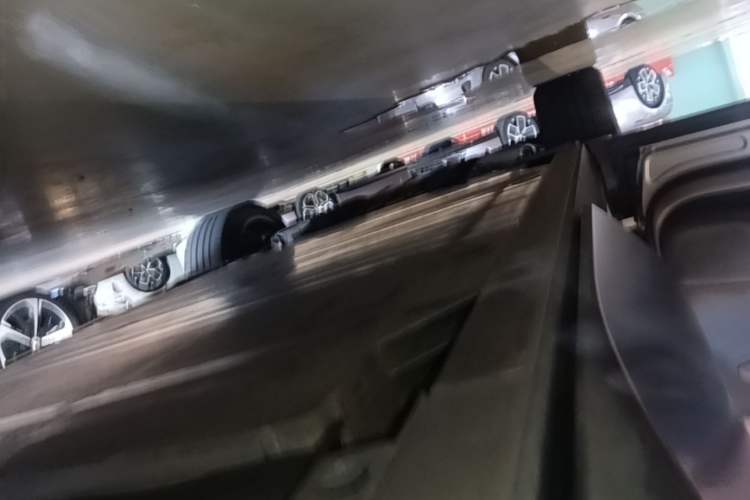 Used Nio ES8 2024 75 kWh Left Side Sill